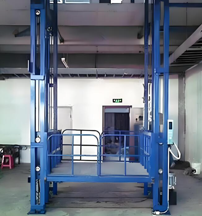 正阳导轨式升降货梯